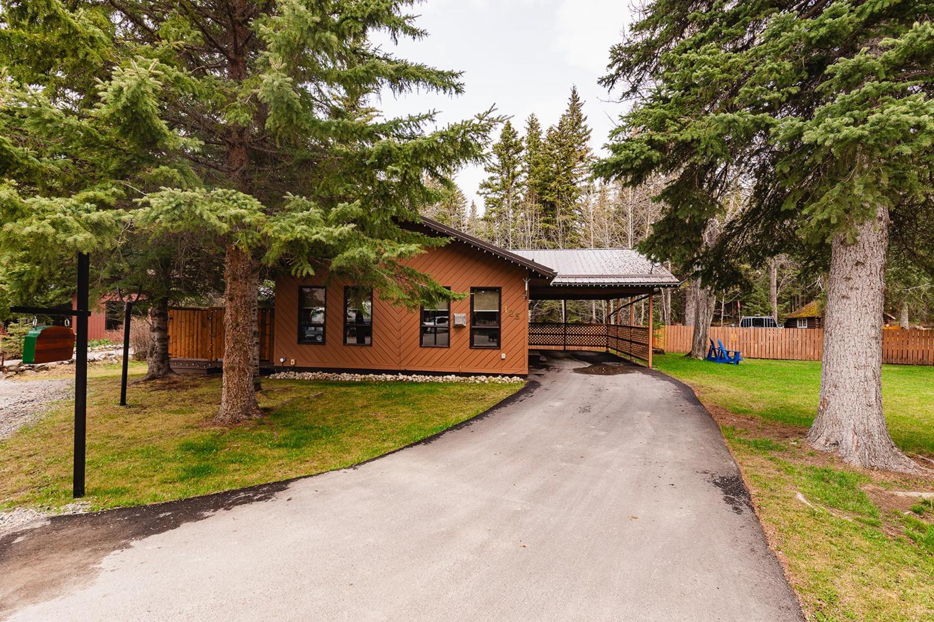 Overlander Mountain Lodge Jasper Ngoại thất bức ảnh