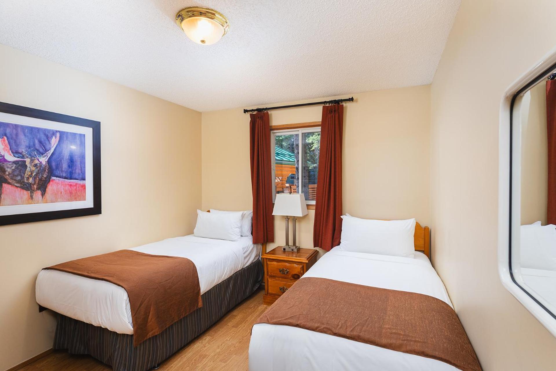 Overlander Mountain Lodge Jasper Ngoại thất bức ảnh
