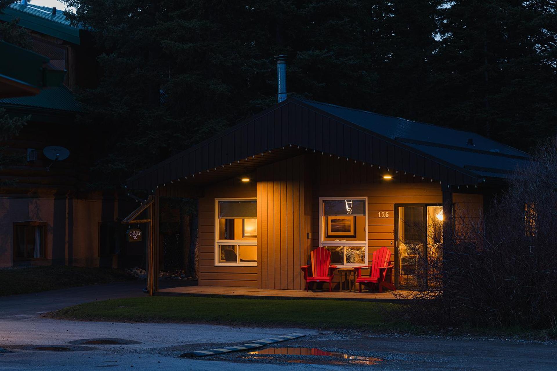 Overlander Mountain Lodge Jasper Ngoại thất bức ảnh