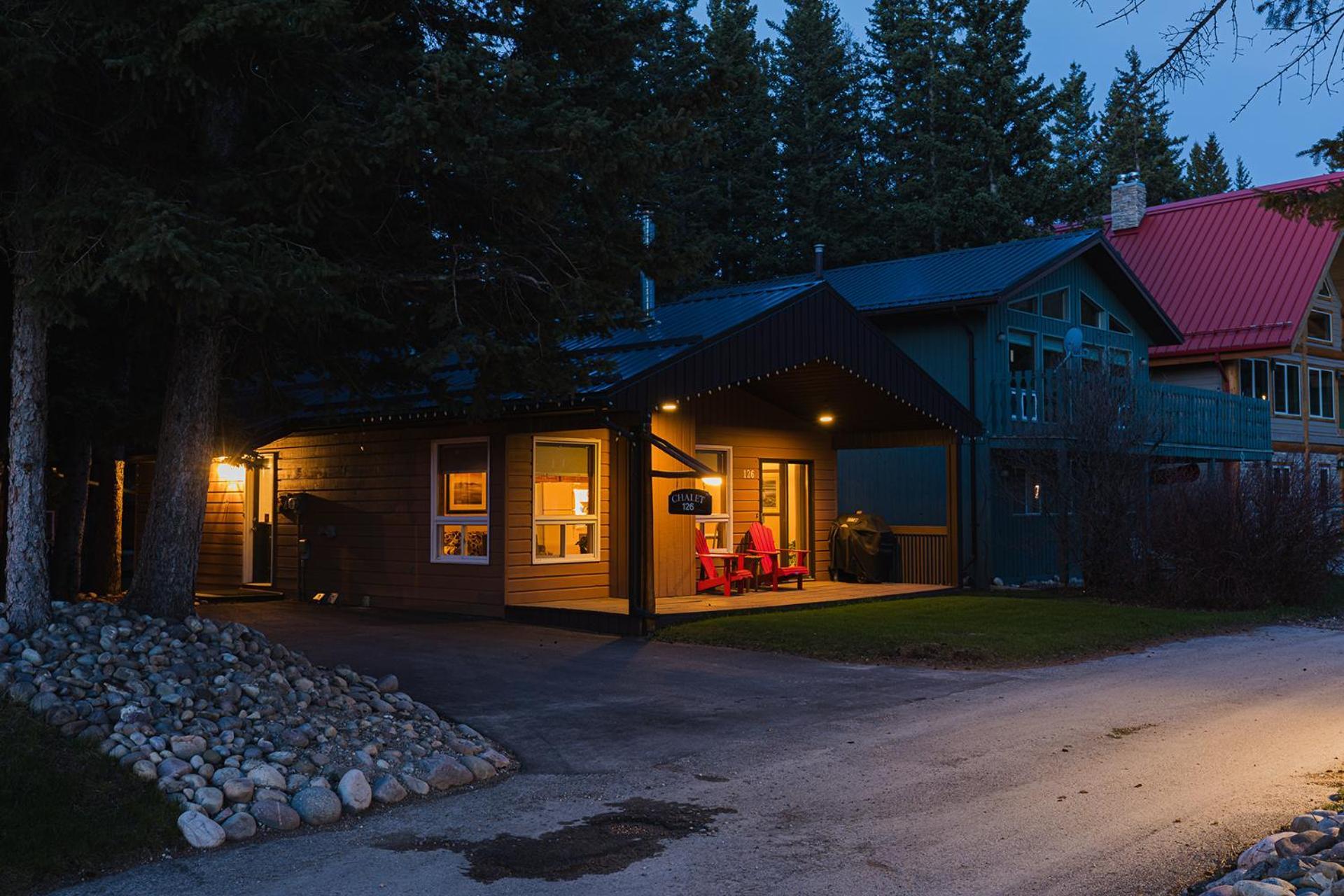 Overlander Mountain Lodge Jasper Ngoại thất bức ảnh