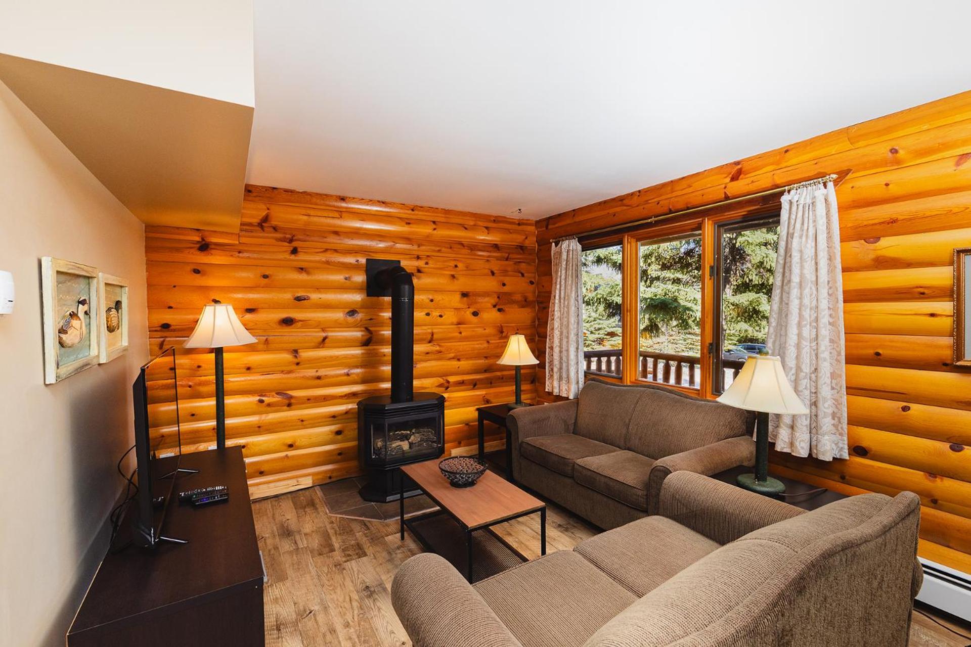 Overlander Mountain Lodge Jasper Ngoại thất bức ảnh