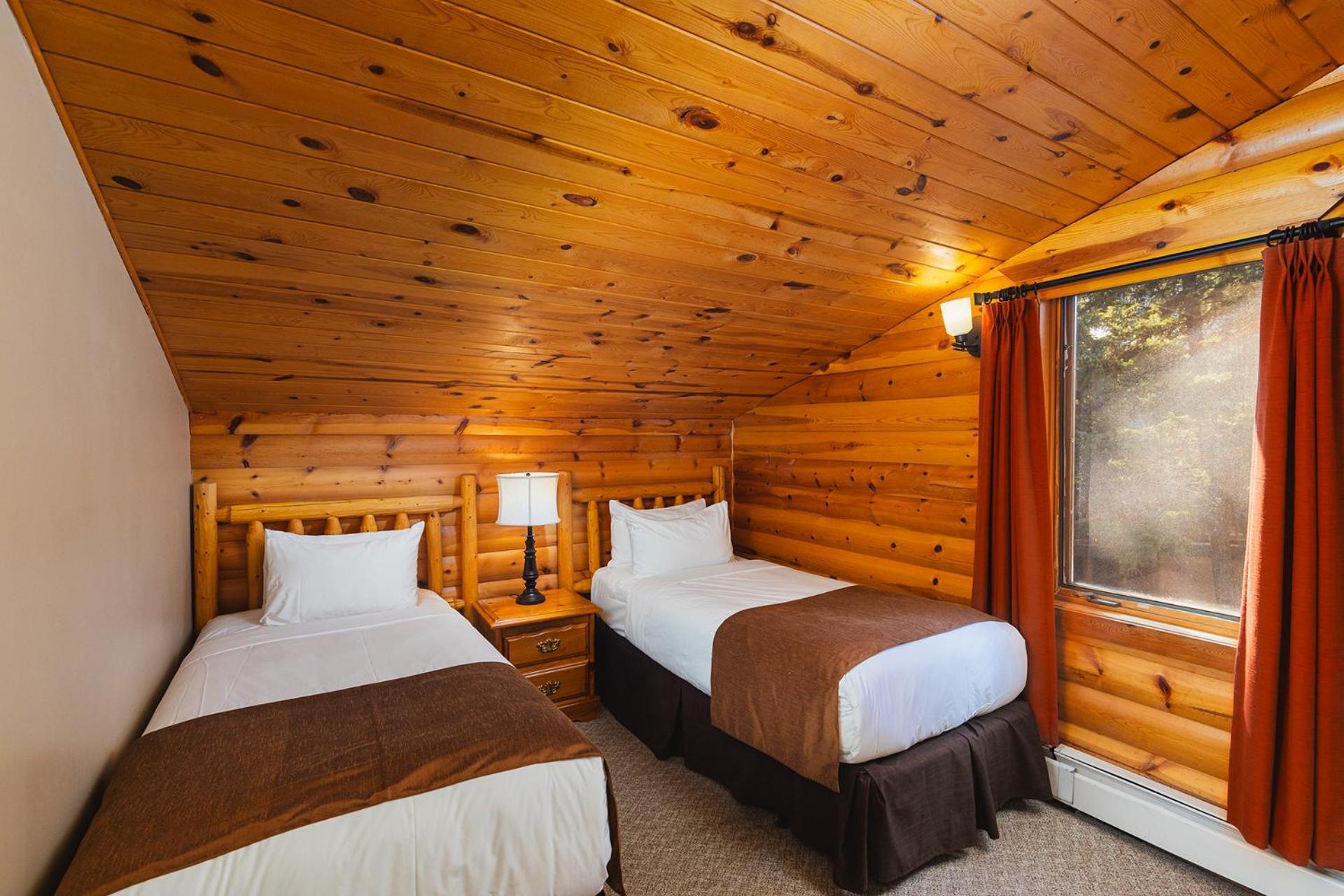 Overlander Mountain Lodge Jasper Ngoại thất bức ảnh