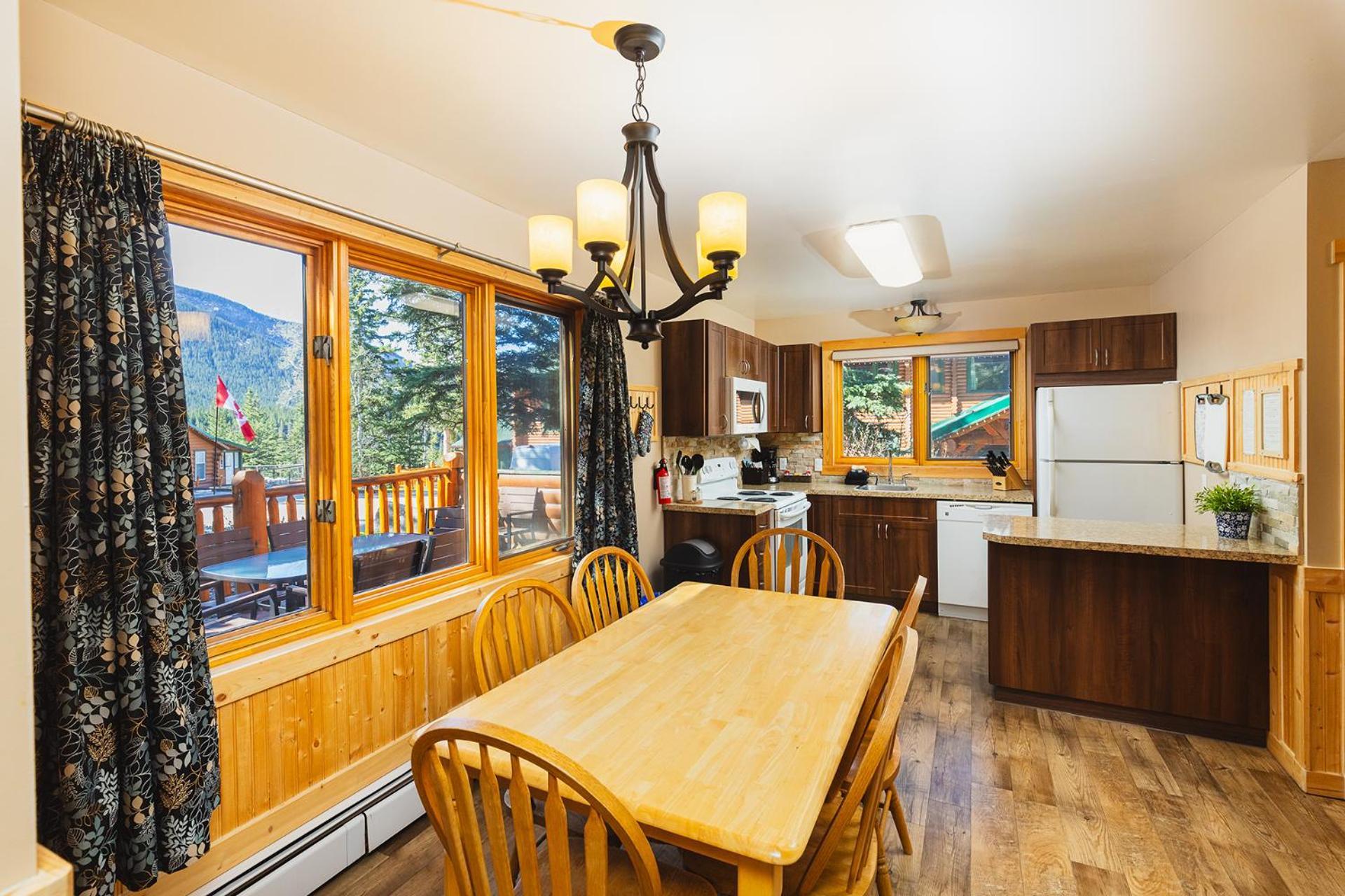 Overlander Mountain Lodge Jasper Ngoại thất bức ảnh