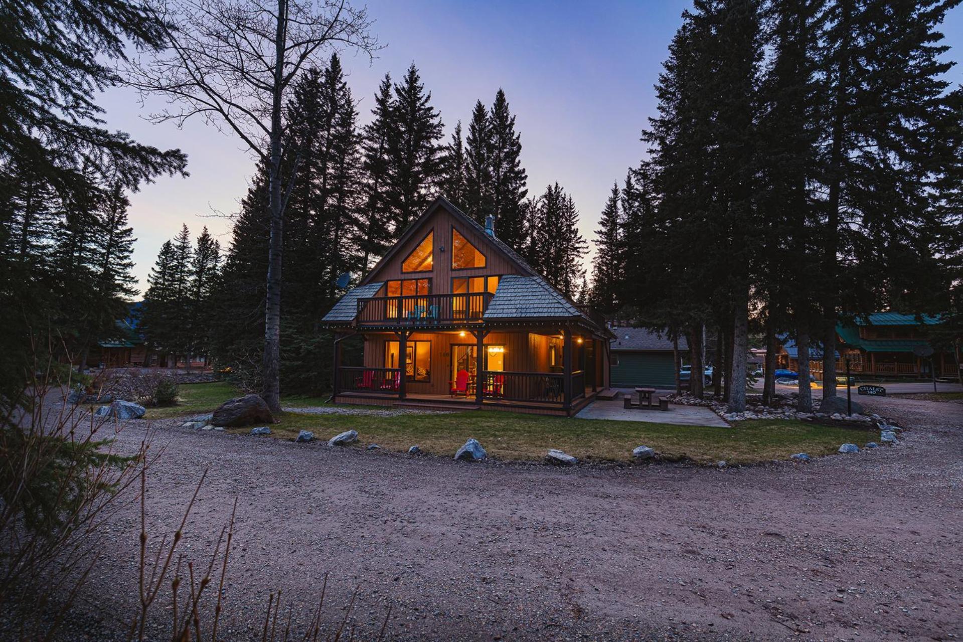 Overlander Mountain Lodge Jasper Ngoại thất bức ảnh