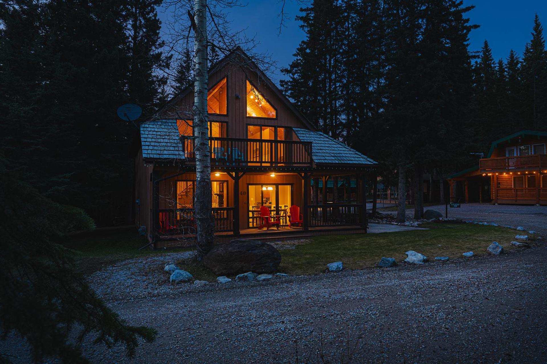Overlander Mountain Lodge Jasper Ngoại thất bức ảnh