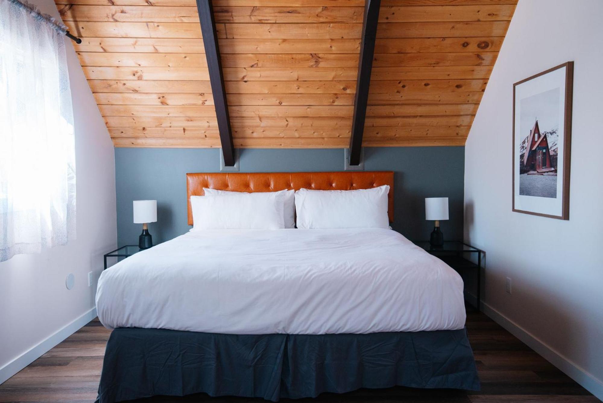 Overlander Mountain Lodge Jasper Ngoại thất bức ảnh