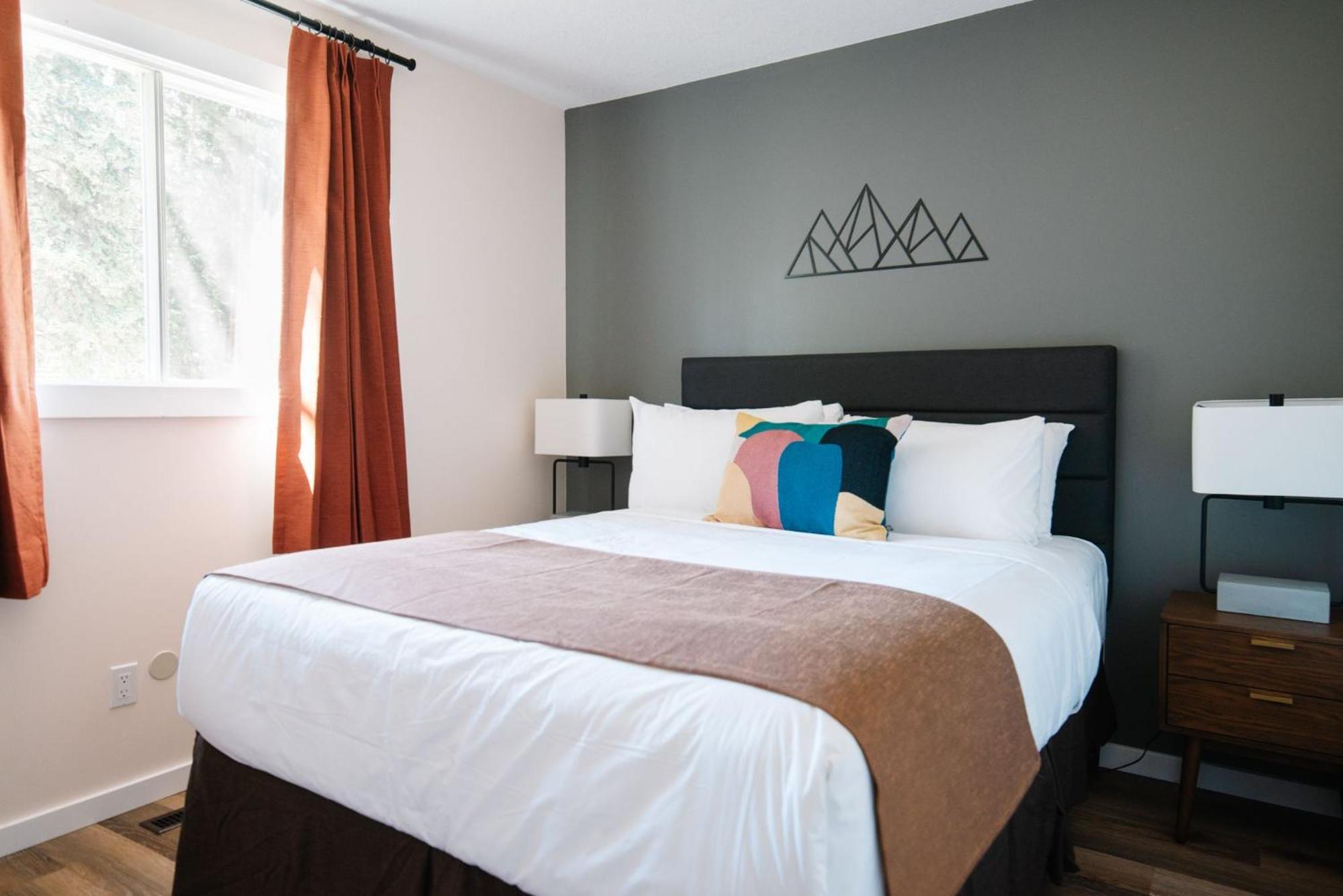 Overlander Mountain Lodge Jasper Ngoại thất bức ảnh