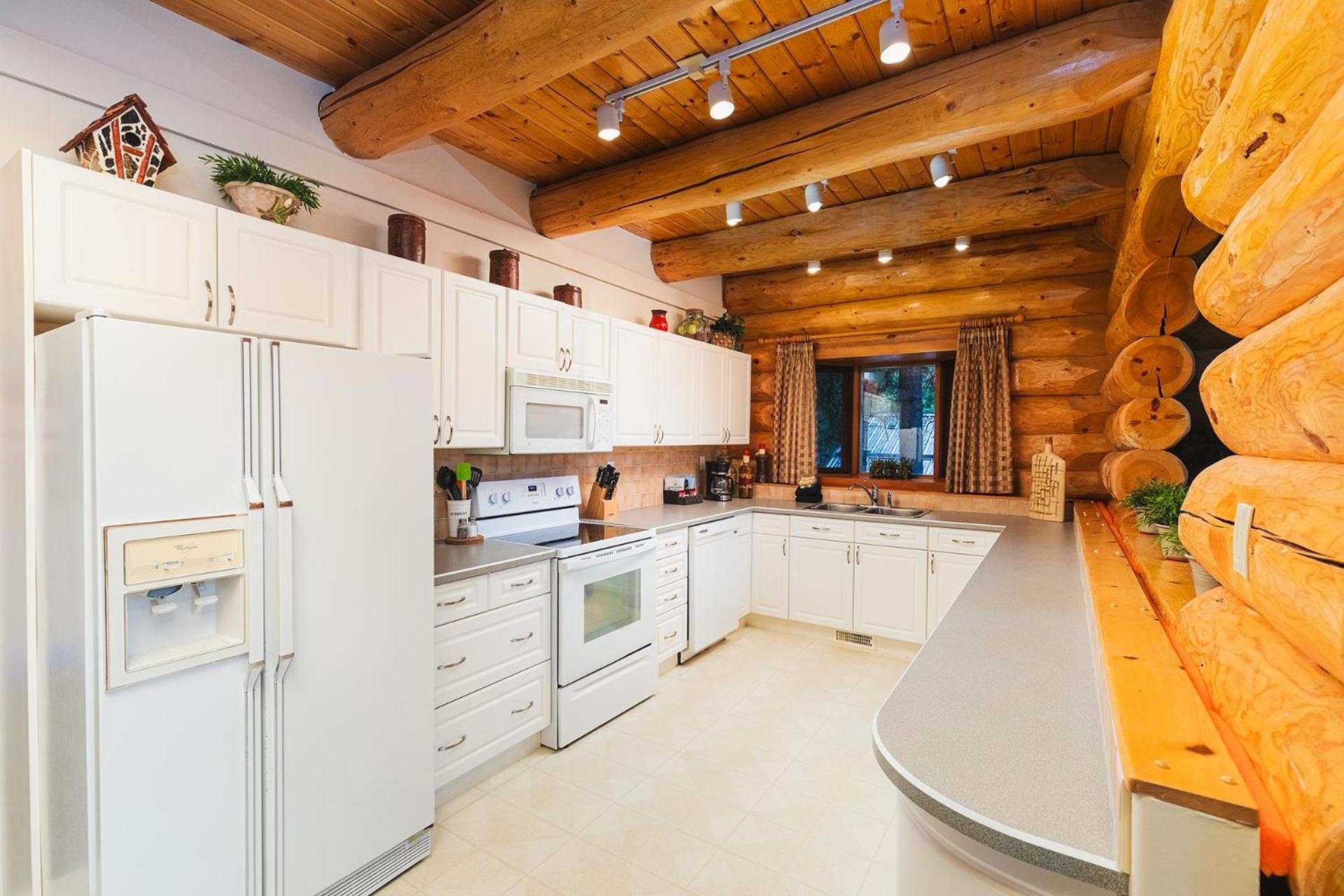 Overlander Mountain Lodge Jasper Ngoại thất bức ảnh