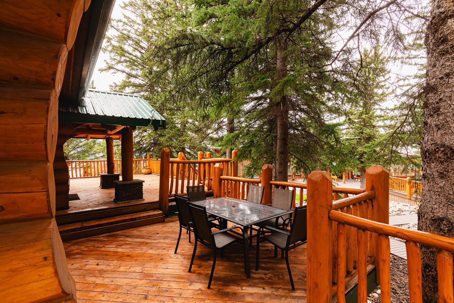 Overlander Mountain Lodge Jasper Ngoại thất bức ảnh